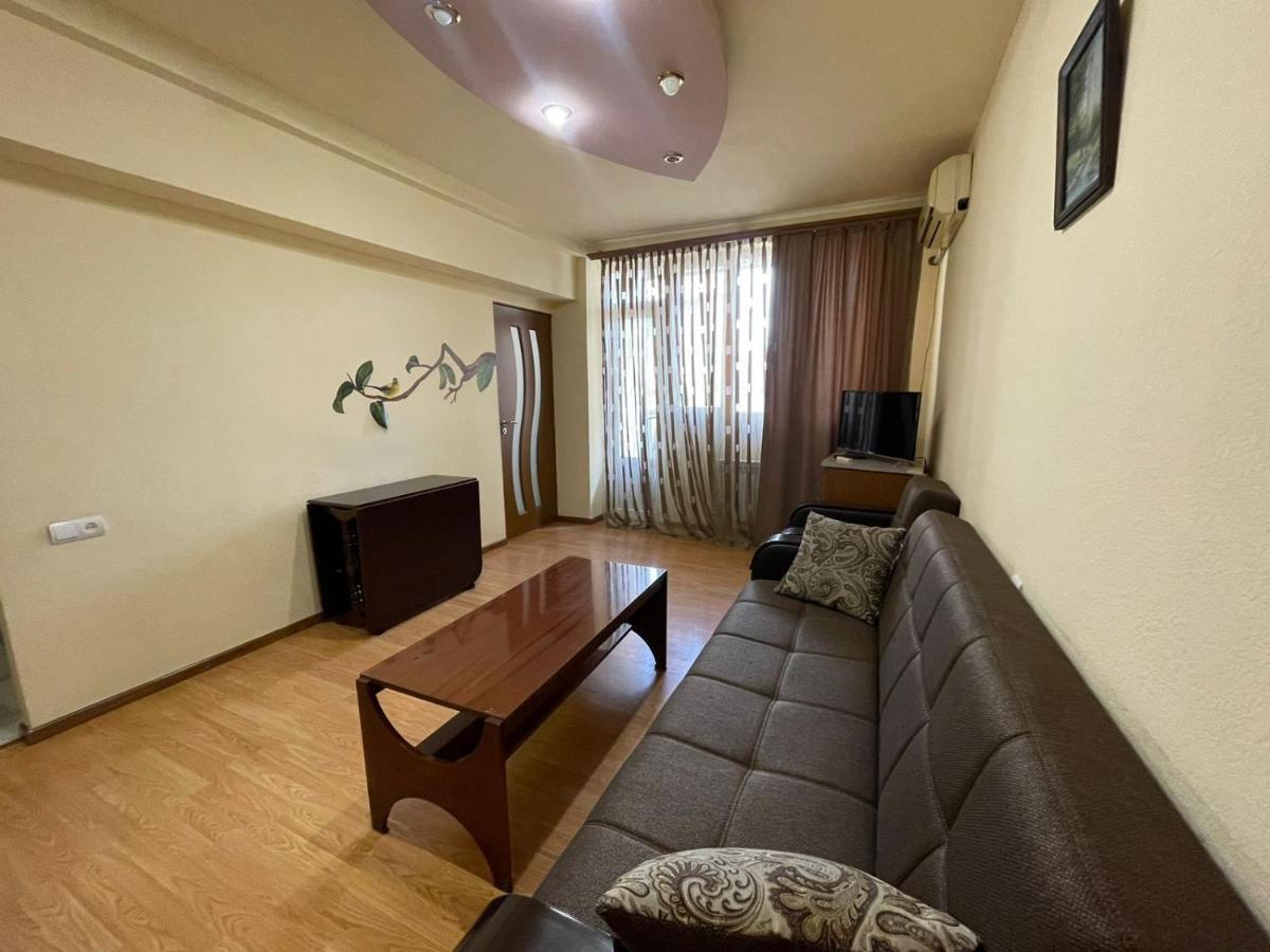 Apartment In Yerevan, Centre Exterior photo